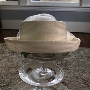 NWOT MISS BIERNER BEAUTIFUL HAT